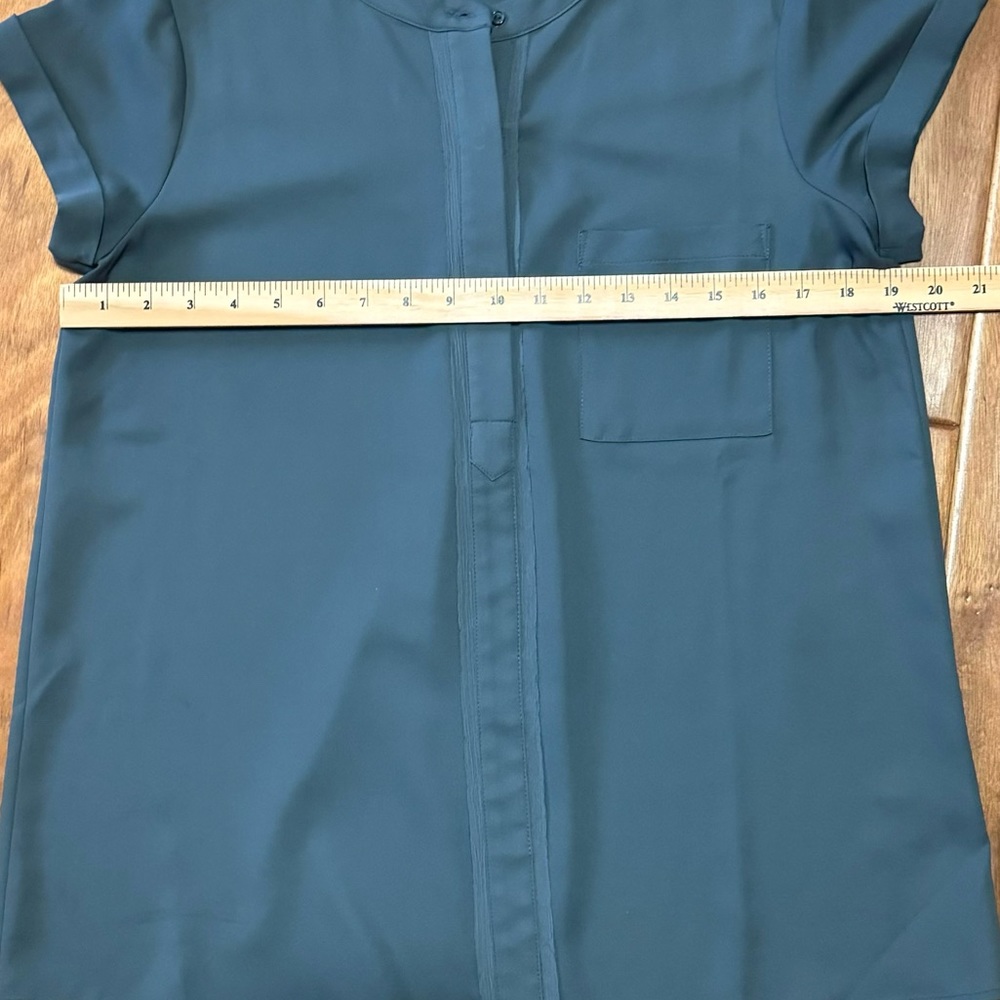 Simply Vera Wang Short Sleeve Blouse - Picture 4 of 9